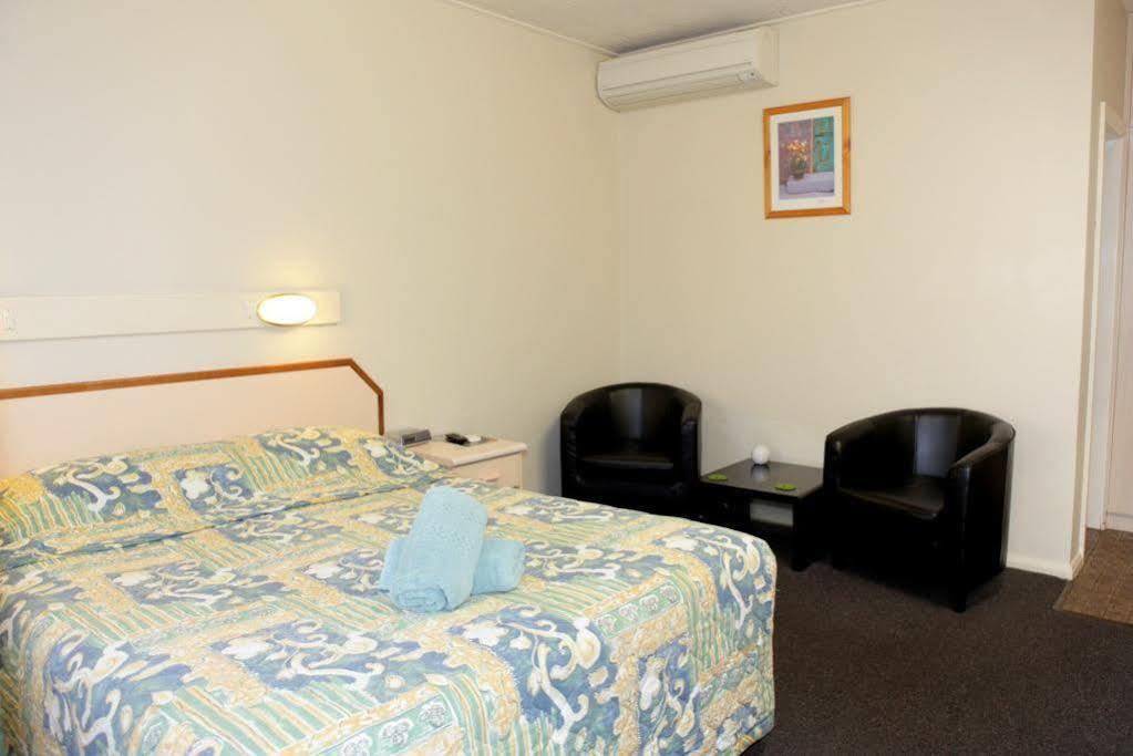Wattle Tree Motel Cootamundra Exterior photo