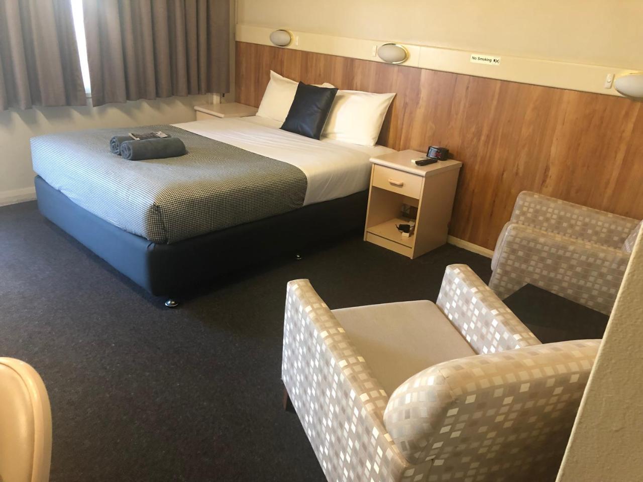 Wattle Tree Motel Cootamundra Exterior photo